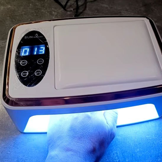 lampe uv ongles bleu